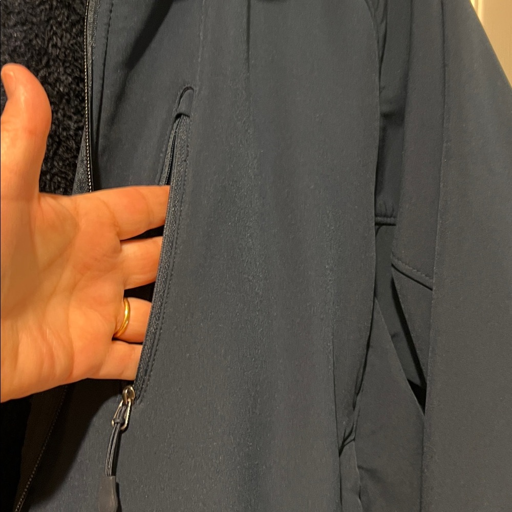 Kirkland Signature Men's Navy Hooded Jacket - Picture 4 of 6